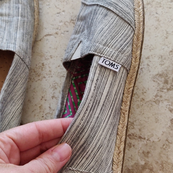 Tom's size 11 flats - Picture 4 of 4